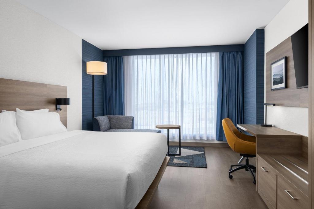 Holiday Inn Express Montreal Airport - St-Laurent by IHG , QC H4S 1C8 near Montreal-Pierre Elliott Trudeau Int. Airport View Point 7