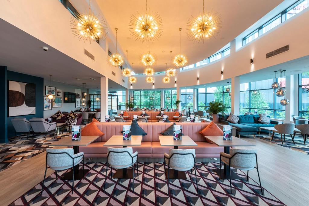 CROWNE PLAZA NEC ,  B40 1PS near  Birmingham Airport View Point 14