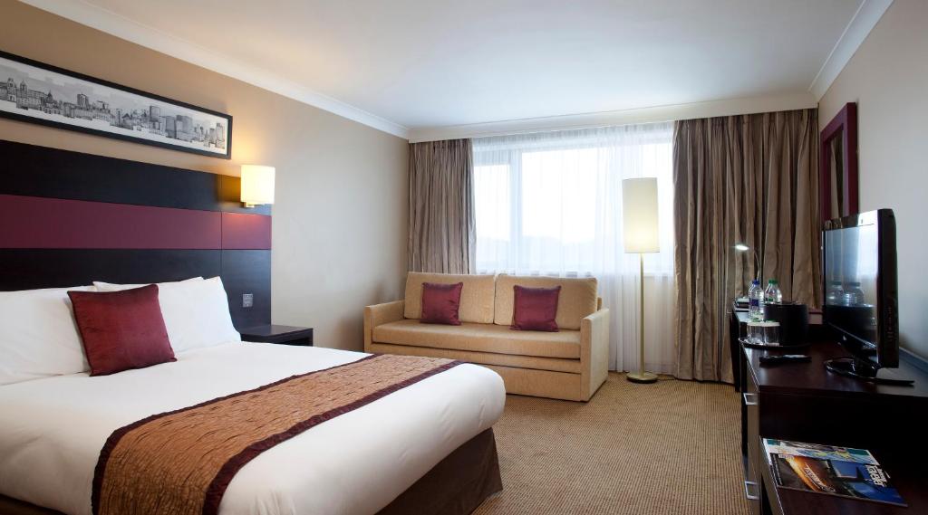 CROWNE PLAZA NEC ,  B40 1PS near  Birmingham Airport View Point 4