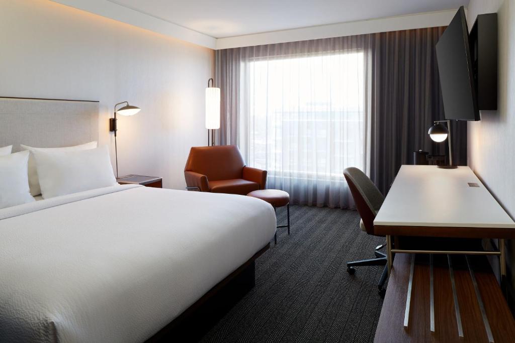 Courtyard Montreal Midtown , QC H3W 3E3 near Montreal-Pierre Elliott Trudeau Int. Airport View Point 14