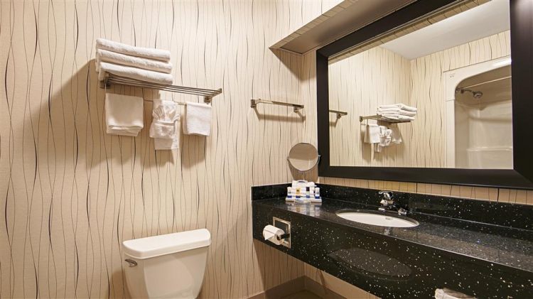 Best Western Plus Travel Hotel Toronto Airport , ON M9C5K5 near Toronto Pearson Airport View Point 21