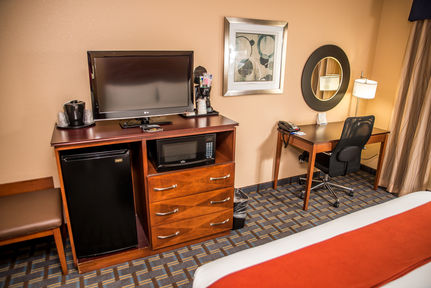 Holiday Inn Express Hotel & Suites Cocoa Beach, an IHG Hotel , FL 32931 near Port Canaveral Cruise View Point 18