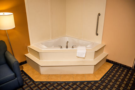Holiday Inn Express Hotel & Suites Cocoa Beach, an IHG Hotel , FL 32931 near Port Canaveral Cruise View Point 23