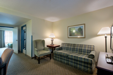 Country Inn & Suites by Radisson, Newport News South , VA 23602 near Newport News-williamsburg International Airport  View Point 6