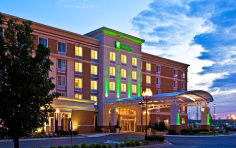 DoubleTree by Hilton Chicago Midway Airport, IL , IL 60638 near Midway International Airport View Point 1
