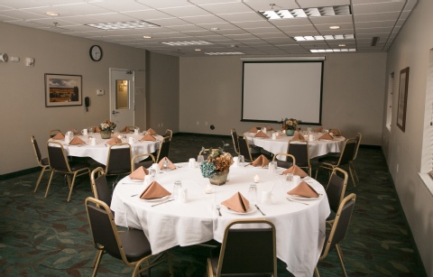 Candlewood Suites Fargo-N. Dakota State Univ. , ND 58102 near Hector International Airport View Point 13