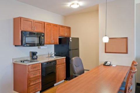 Candlewood Suites Portland-Airport , OR 97220 near Portland International Airport View Point 35