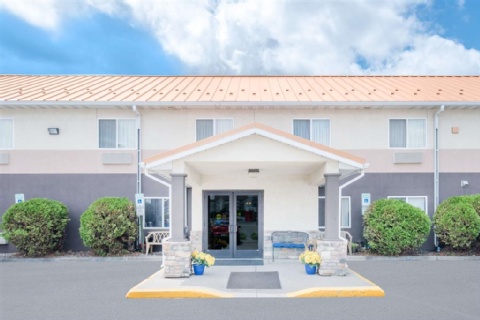 Days Inn & Suites by Wyndham Fargo 19th Ave/Airport Dome , ND 58102 near Hector International Airport View Point 1