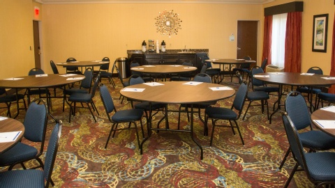 Holiday Inn Express Hotel & Suites Saginaw, an IHG Hotel , MI 48604 near MBS International Airport View Point 9