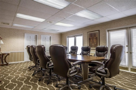 COMFORT SUITES APPLETON AIRPORT , WI 54914 near Appleton International Airport View Point 8