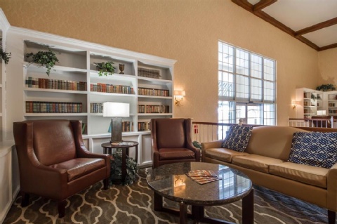 COMFORT SUITES APPLETON AIRPORT , WI 54914 near Appleton International Airport View Point 14