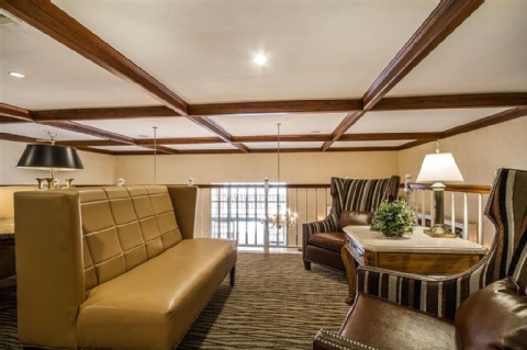 COMFORT SUITES APPLETON AIRPORT , WI 54914 near Appleton International Airport View Point 16
