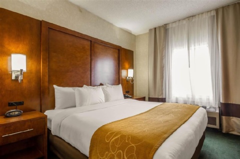 COMFORT SUITES APPLETON AIRPORT , WI 54914 near Appleton International Airport View Point 31