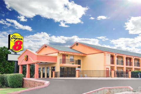Super 8 by Wyndham Tulsa/Arpt/St Fairgrounds , OK 74115 near Tulsa International Airport View Point 1