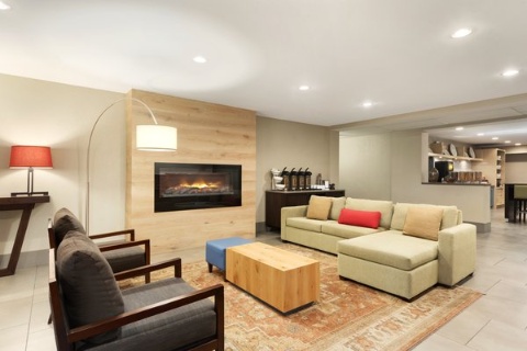 Country Inn & Suites by Radisson, Cedar Rapids Airport , IA 52404 near The Eastern Iowa Airport View Point 6