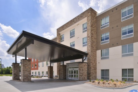 Holiday Inn Express & Suites Omaha Airport, An Ihg Hotel