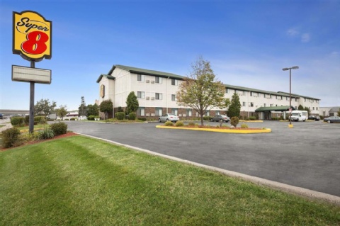 Super 8 by Wyndham Milwaukee Airport , WI 53207 near General Mitchell International Airport View Point 1