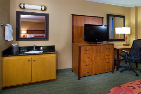Embassy Suites Kansas City International Airport , MO 64153 near Kansas City International Airport View Point 23