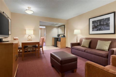 Embassy Suites Kansas City International Airport , MO 64153 near Kansas City International Airport View Point 35