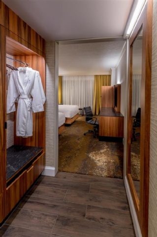 HYATT REGENCY CALGARY , AB T2G 5P6 near Calgary International Airport View Point 33