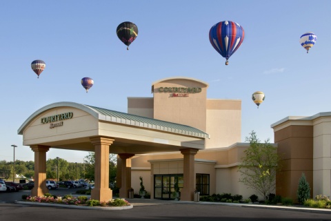 Courtyard by Marriott Canton , OH 44720 near Akron-canton Regional Airport View Point 1
