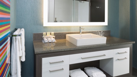 Holiday Inn Express Quebec City-Sainte Foy, an IHG Hotel , QC G1W 3Z7 near Quebec City Jean Lesage International Airport View Point 3