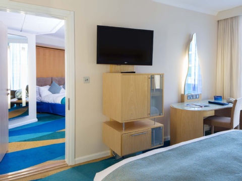 Radisson Blu Hotel London Stansted Airport ,  CM241PP near London Stansted Airport View Point 24