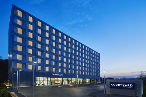 Courtyard by Marriott Luton Airport ,  LU2 9NH near Luton Airport View Point 1