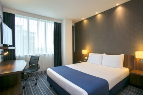 Holiday Inn Express Amsterdam - Schiphol ,  2132 HH near Amsterdam Airport Schiphol View Point 22