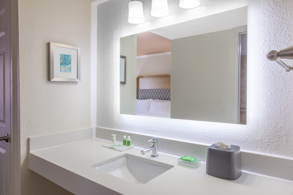 Holiday Inn - Boca Raton - North, an IHG Hotel , FL 33487-8216 near Boca Raton Airport View Point 3