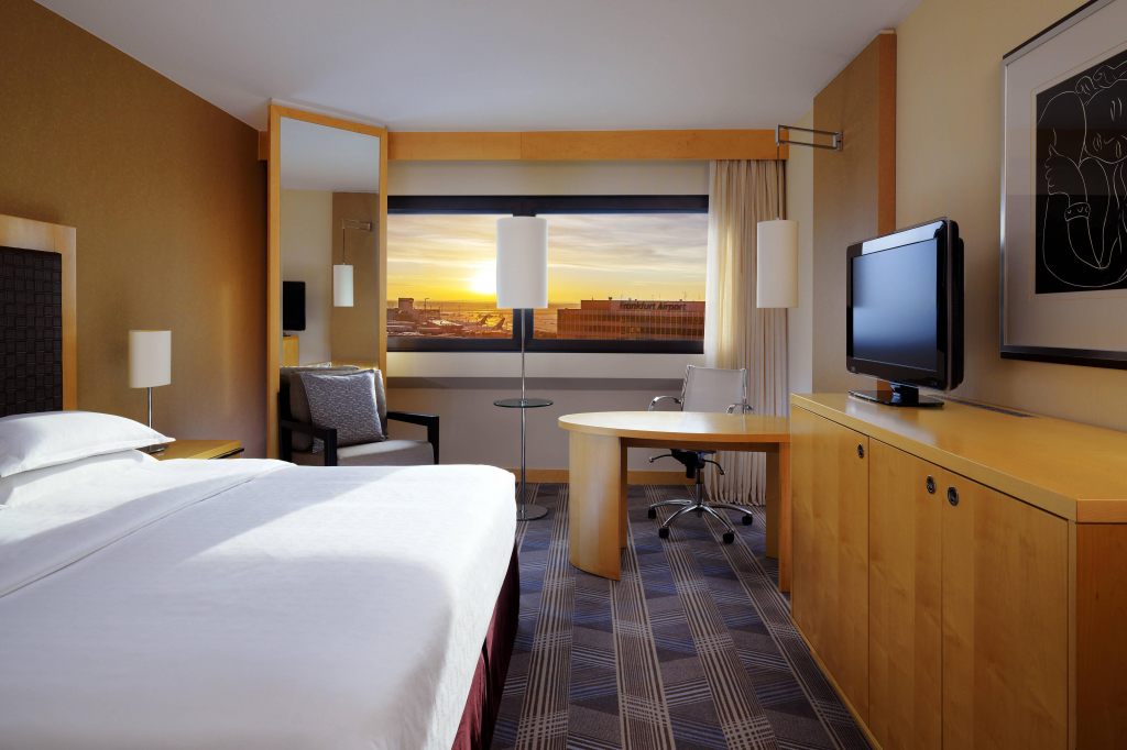 Sheraton Frankfurt Airport Hotel & Conference Center ,  60549 near Frankfurt Airport View Point 31