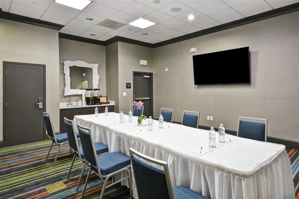 Hampton Inn & Suites Los Angeles Burbank Airport , CA 91504 near Hollywood Burbank Airport View Point 3