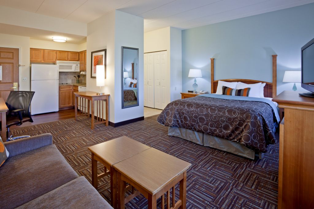 Candlewood Suites Eagan Arpt South - Mall Area, an IHG Hotel , MN 55122 near Minneapolis-saint Paul International Airport (wold-chamberlain Field) View Point 21