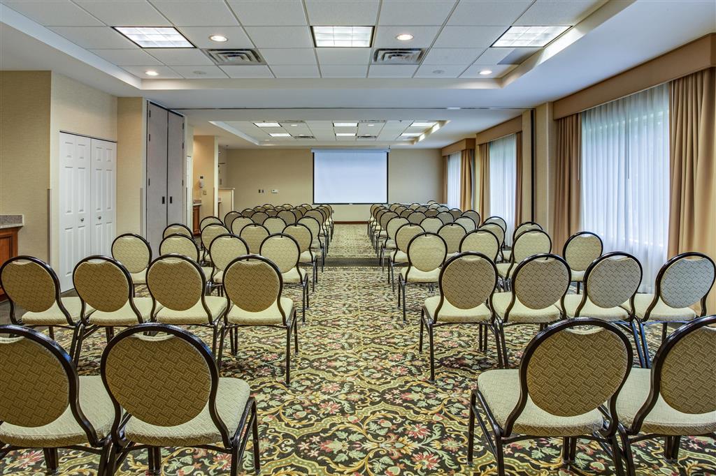 Hilton Garden Inn Cleveland Airport , OH 44135 near Cleveland Hopkins International Airport View Point 2