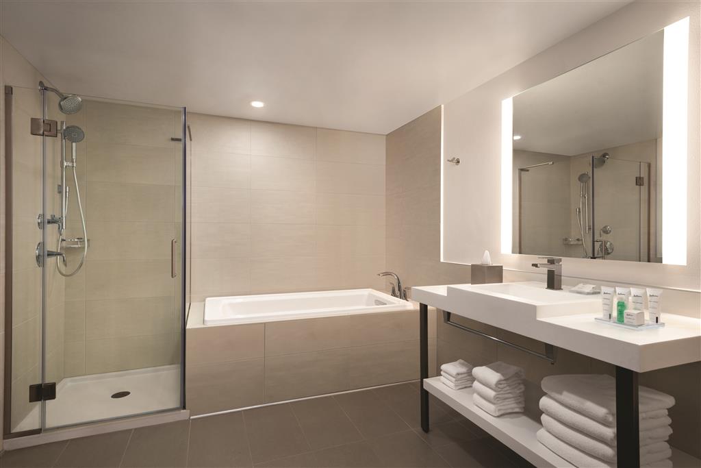 Radisson Hotel & Conference Center Green Bay , WI 54313 near Green Bay Austin Straubel International Airport View Point 51