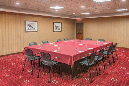 Crowne Plaza Newark Airport, an IHG Hotel , NJ 07201 near Newark Liberty International Airport View Point 11