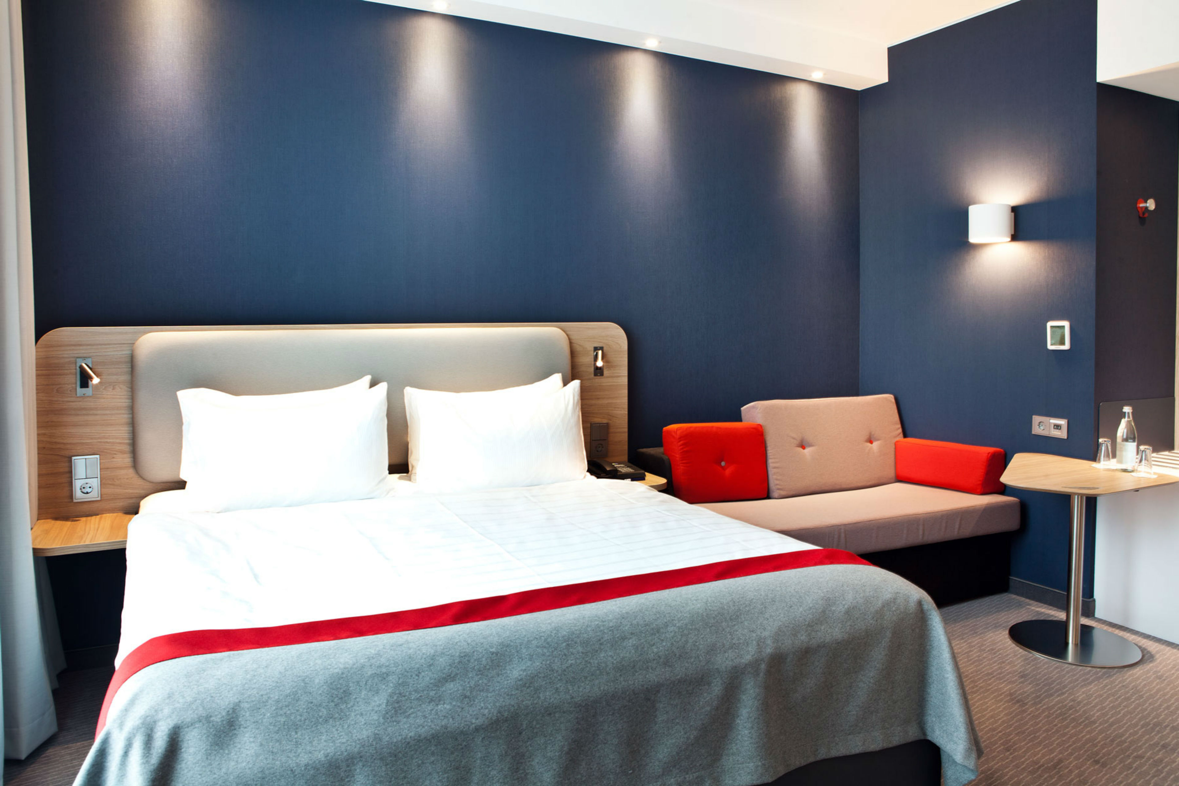 Holiday Inn Express Frankfurt Airport - Raunheim, an IHG Hotel ,  65479 near Frankfurt Airport View Point 21