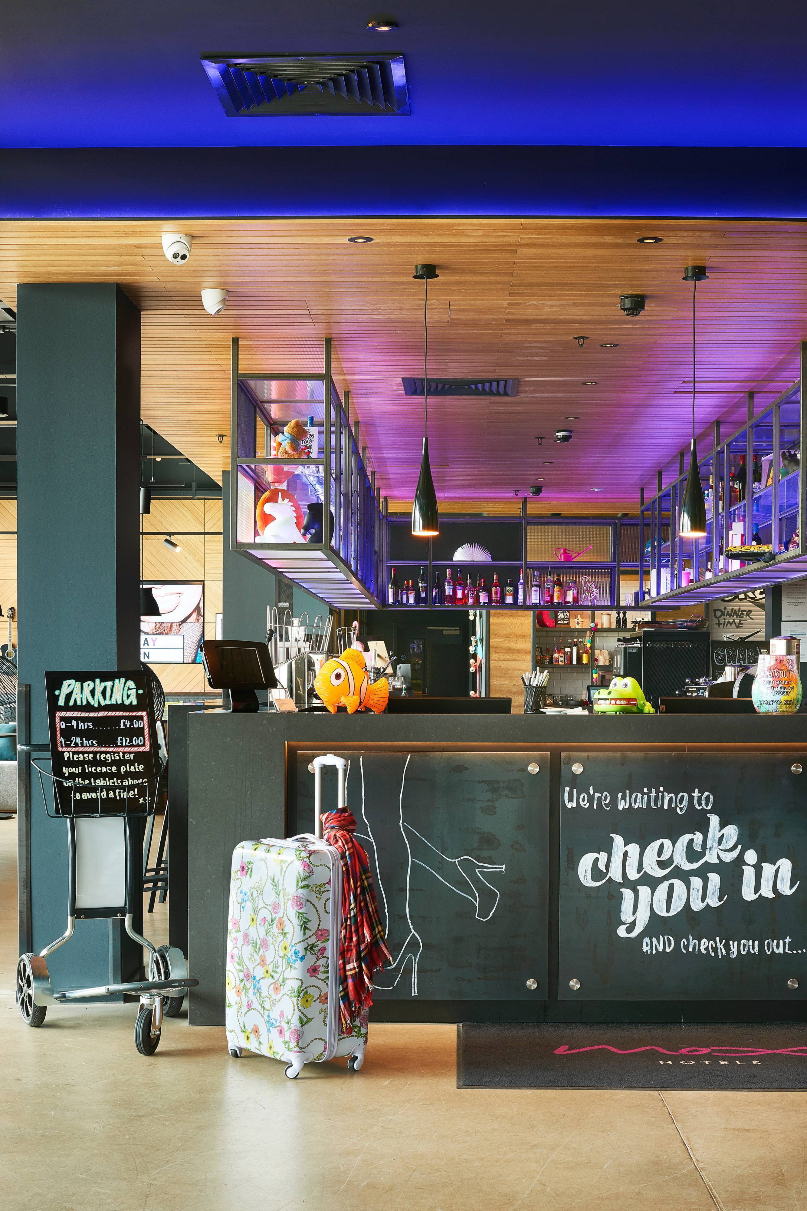 Moxy Edinburgh Airport ,  EH28 8AP near  Edinburgh Airport View Point 6