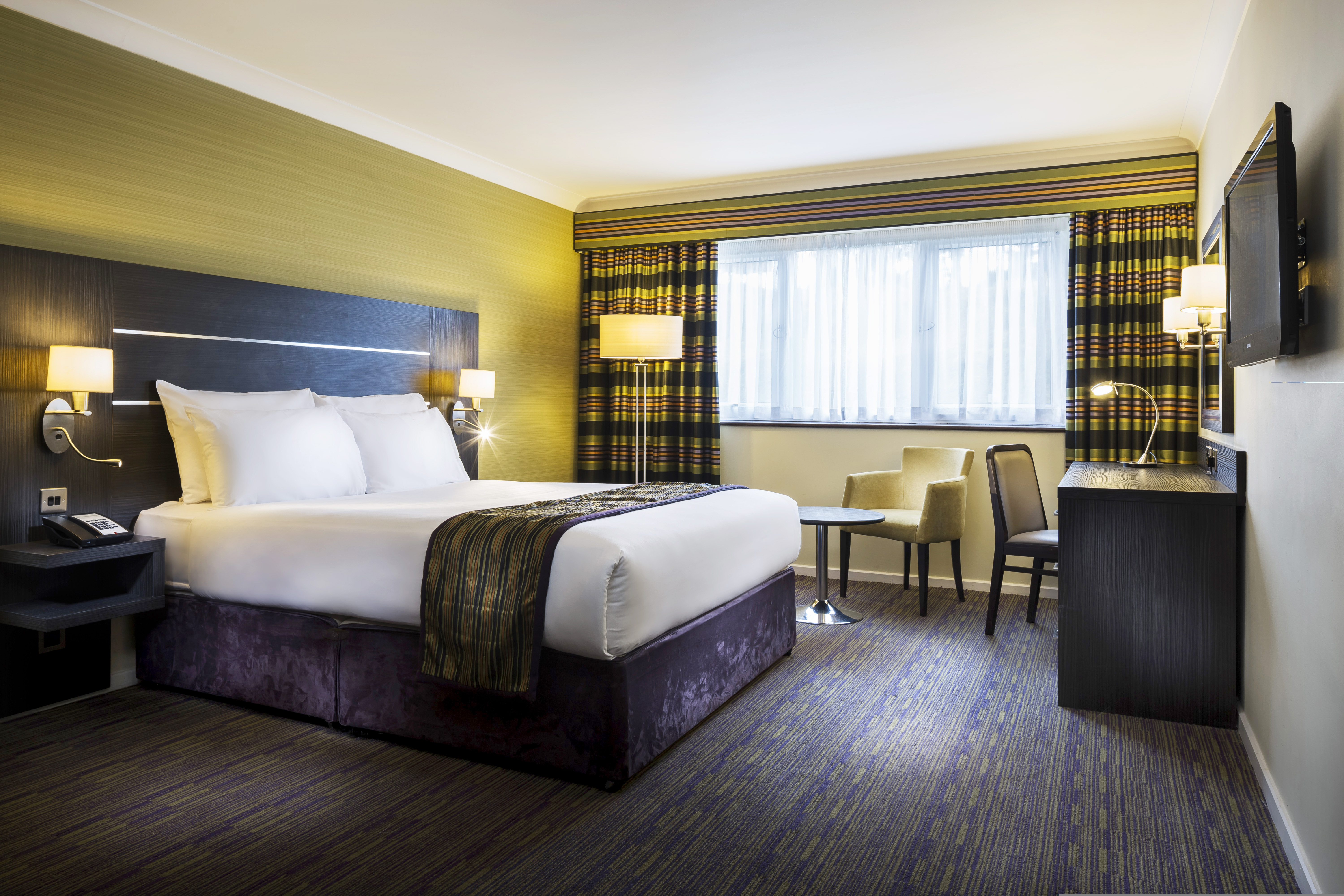 Holiday Inn London Gatwick - Worth, an IHG Hotel ,  RH10 4SS near Gatwick Airport View Point 17
