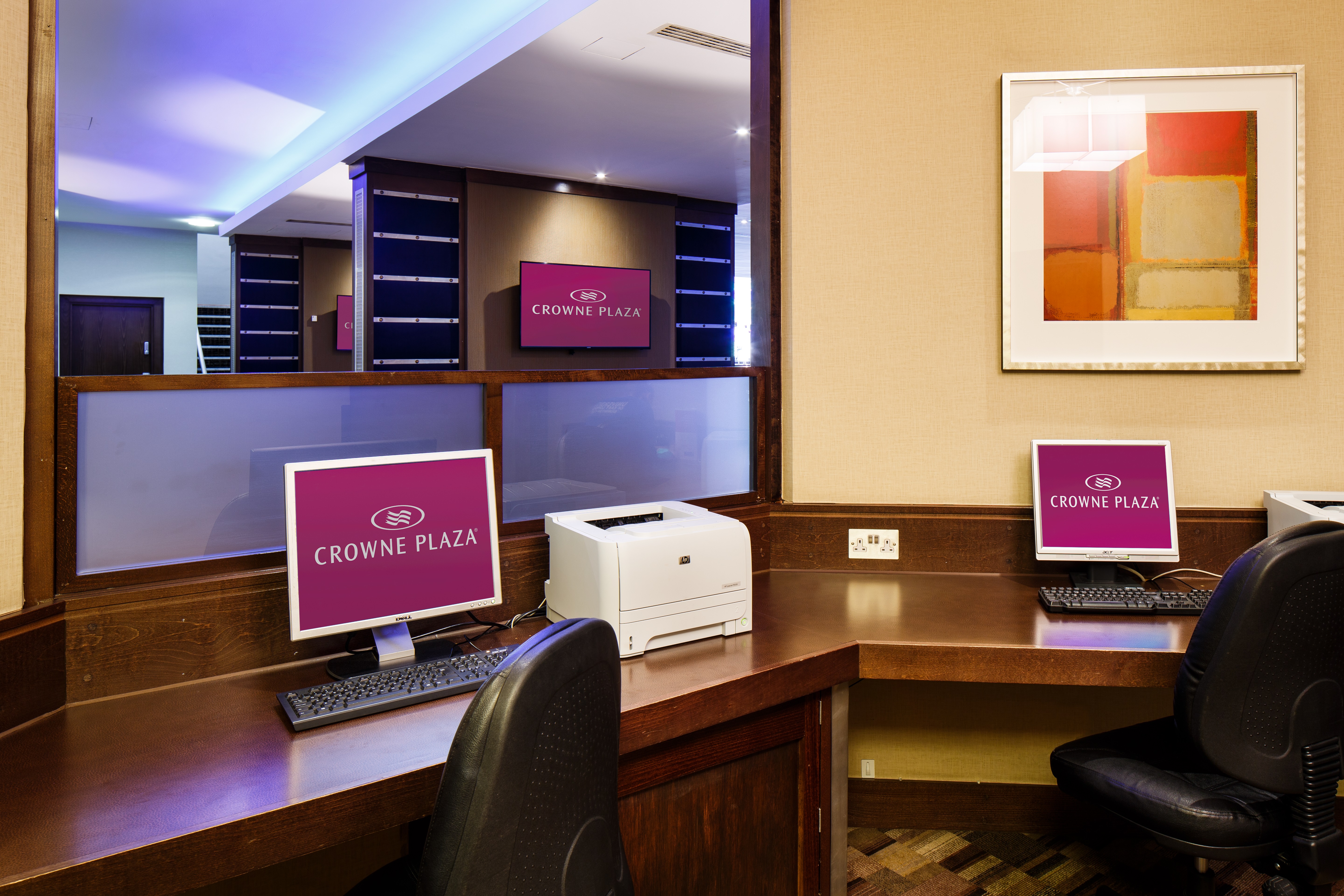 Crowne Plaza London - Gatwick Airport, an IHG Hotel ,  RH11 7SX near Gatwick Airport View Point 4