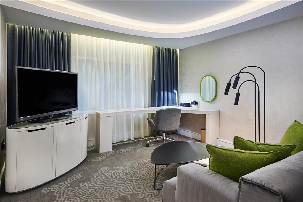Hilton London Heathrow Airport ,  TW6 3AF near Heathrow Airport View Point 32