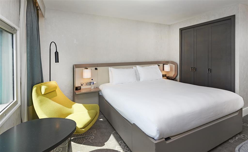 Hilton London Heathrow Airport ,  TW6 3AF near Heathrow Airport View Point 37