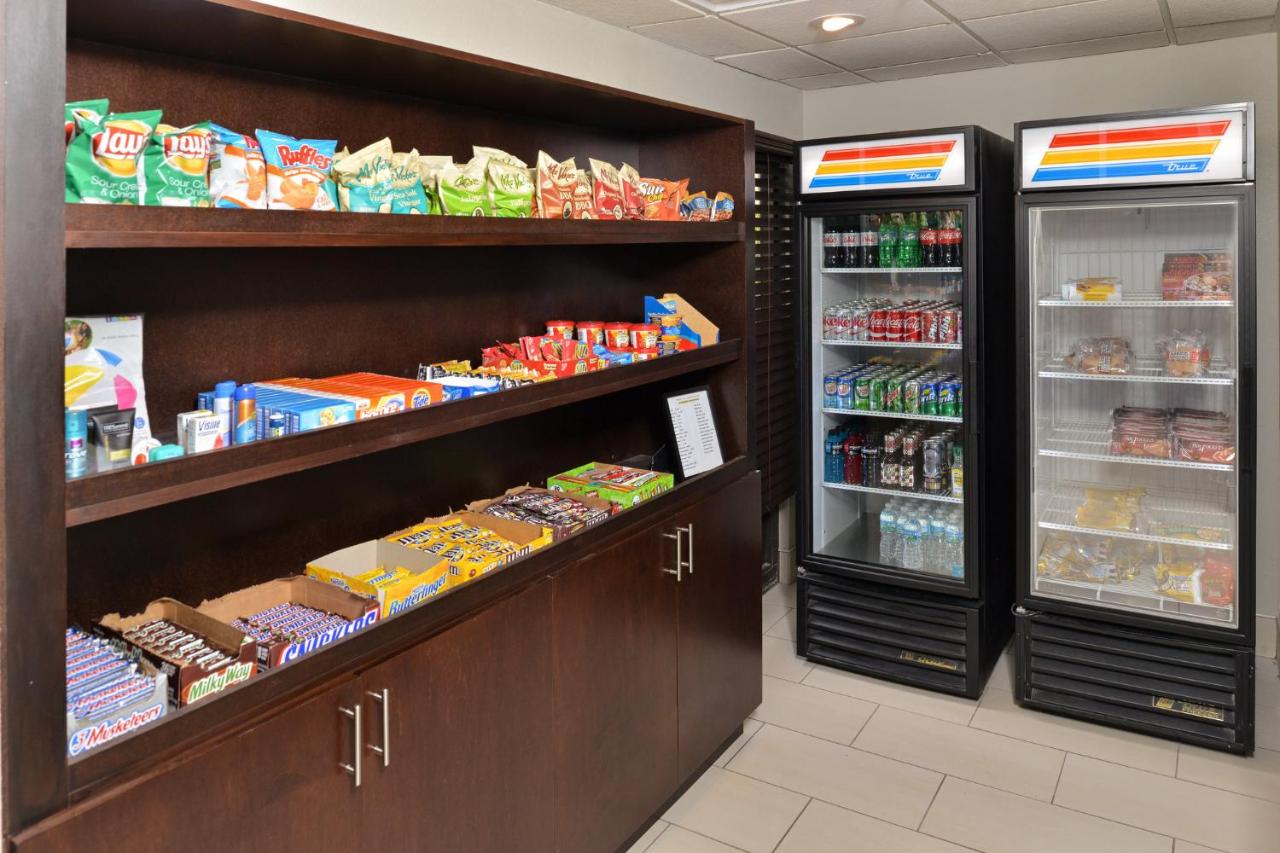 Holiday Inn Express & Suites Tampa/Rocky Point Island , FL 33607 near Tampa International Airport View Point 17