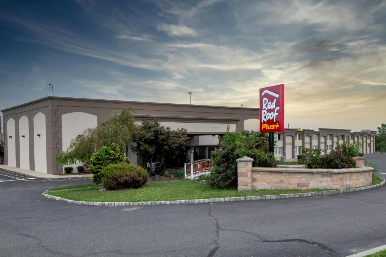 Red Roof Inn PLUS+ Woodbridge - Linden/Carteret , NJ 07008 near Newark Liberty International Airport View Point 1