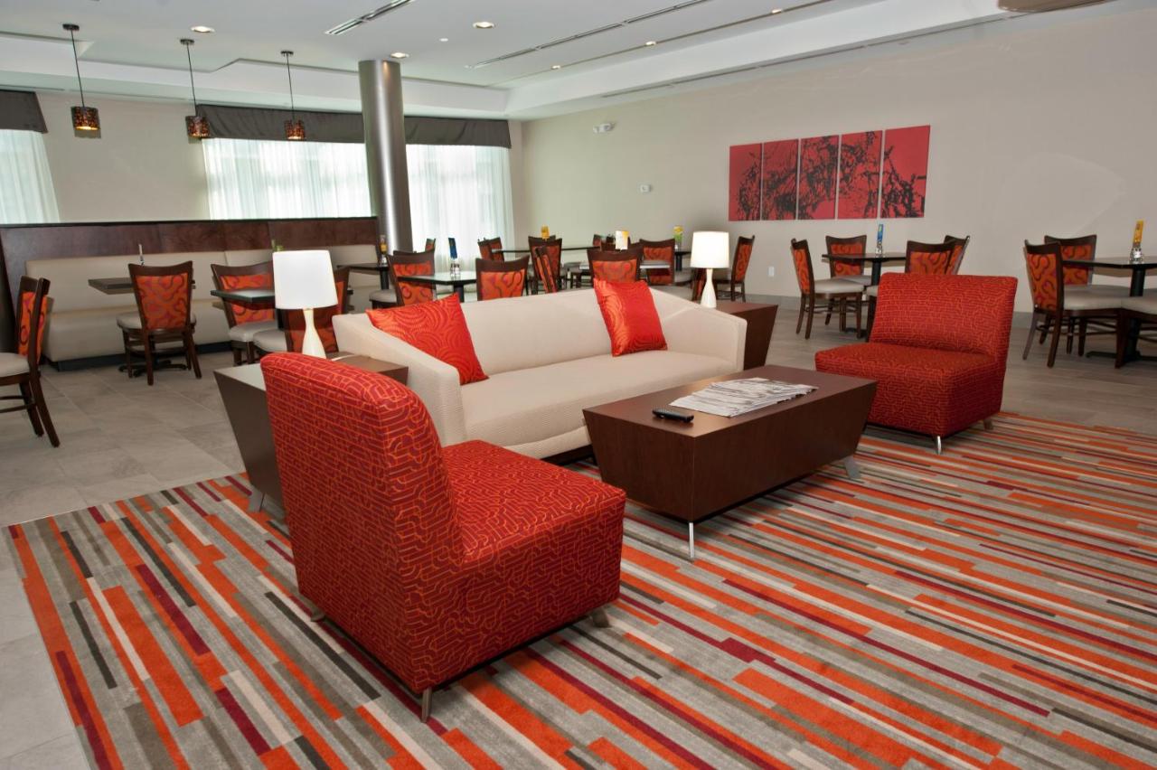 Holiday Inn Express Columbus Airport – Easton , OH 43219 near Port Columbus International Airport View Point 21