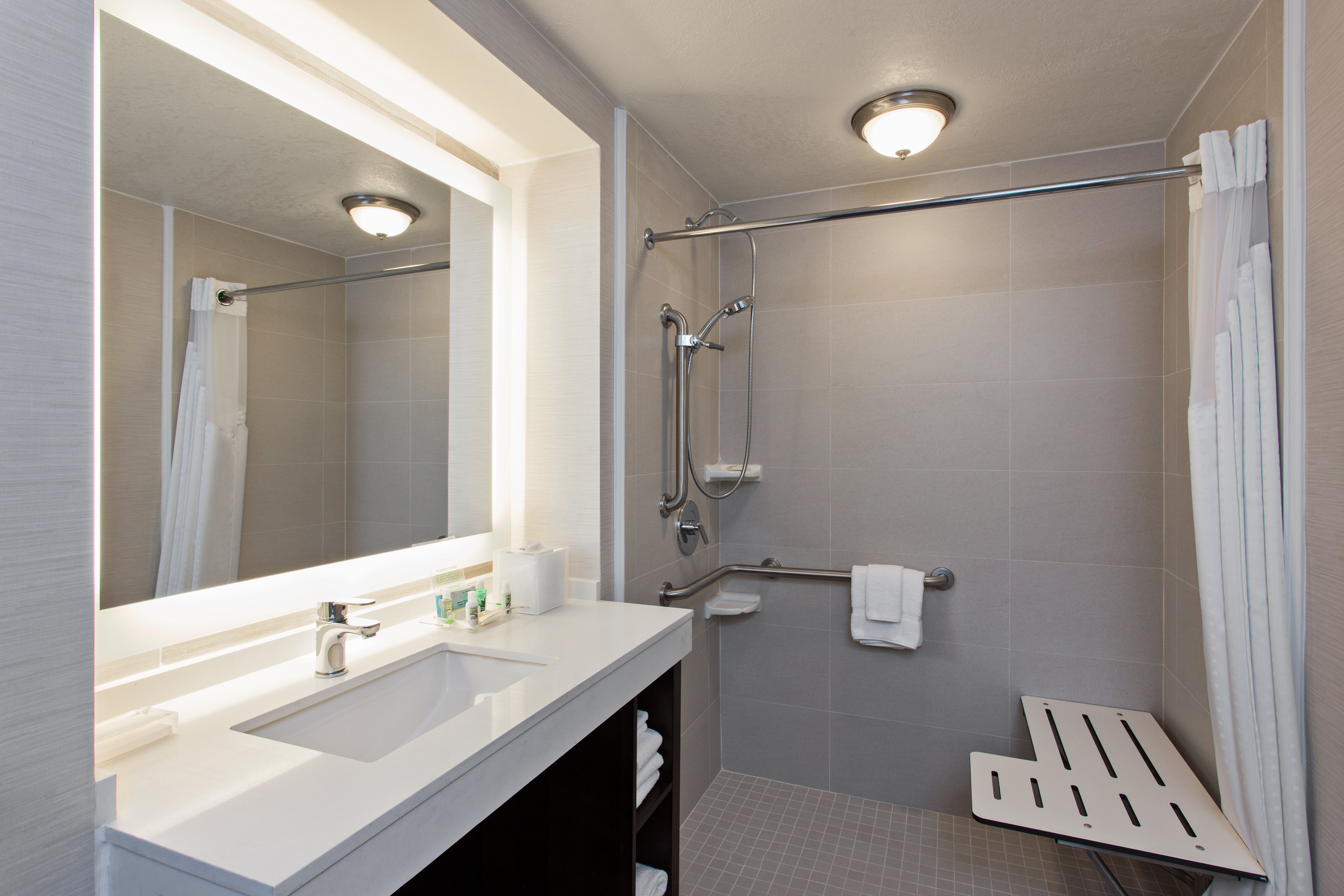Holiday Inn Long Beach - Airport, an IHG Hotel , CA 90815 near Long Beach Airport View Point 55