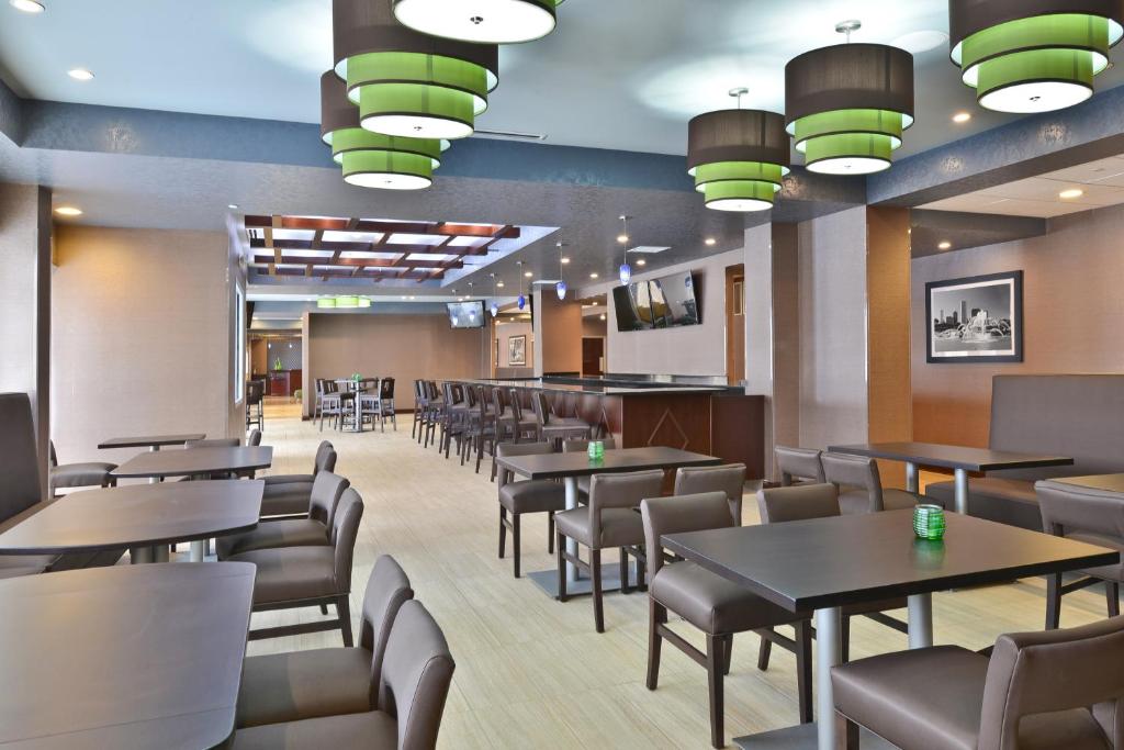 Wyndham Garden Elk Grove Village/O'Hare , IL 60007 near Ohare International Airport View Point 19