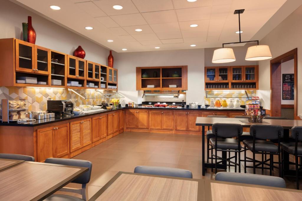 Hyatt Place Reno-Tahoe Airport , NV 89502 near Reno-tahoe International Airport View Point 14