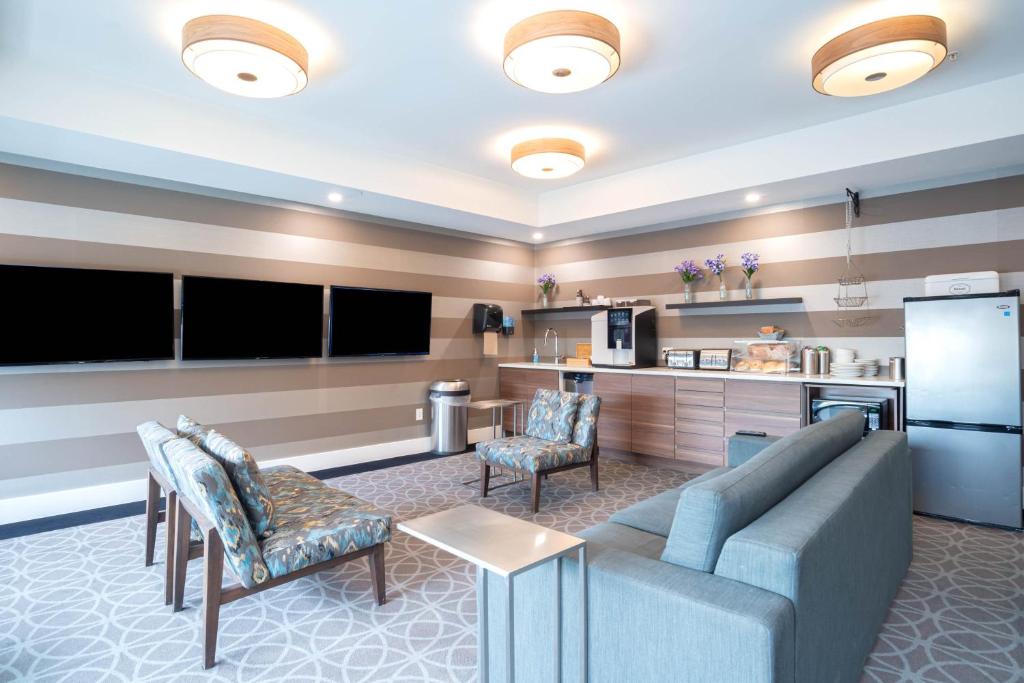 Sandman Signature Calgary Airport Hotel , AB T3J 4V7 near Calgary International Airport View Point 17