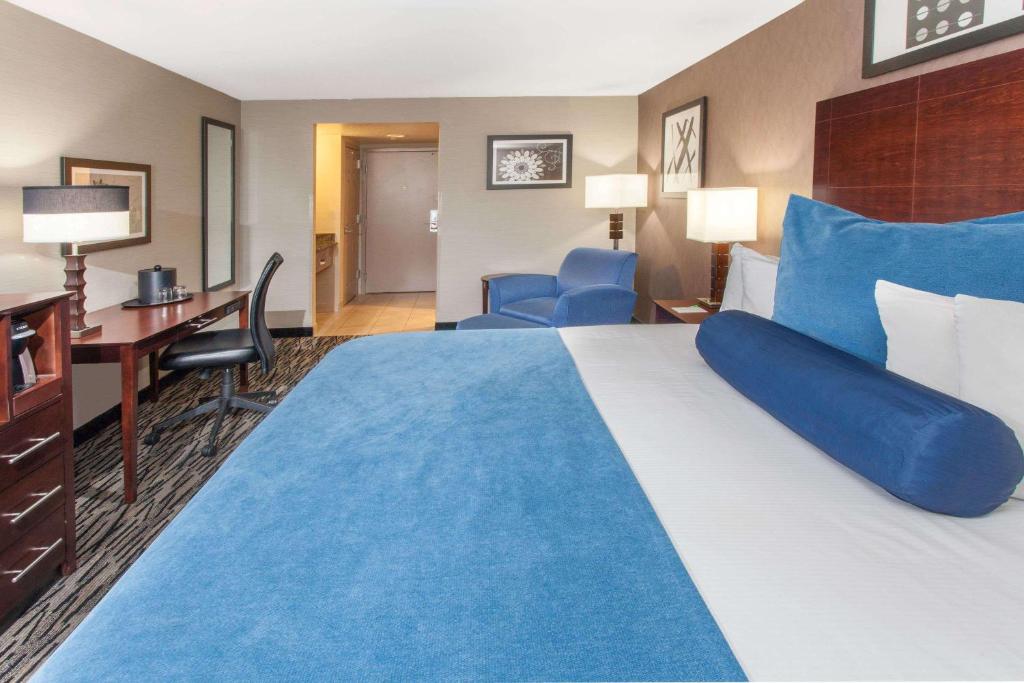 Wyndham Garden Elk Grove Village/O'Hare , IL 60007 near Ohare International Airport View Point 15